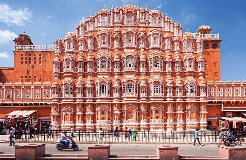 Дворец Ветров в Индии: 950 окон и ни одной лестницы