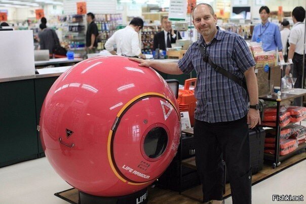 Капсула, в которой можно защититься от цунами, продаётся в супермаркете, Япония