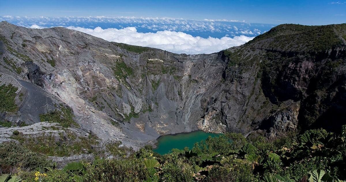 Вулкан Ирасу: исполин, проснувшийся через 27000 лет спячки