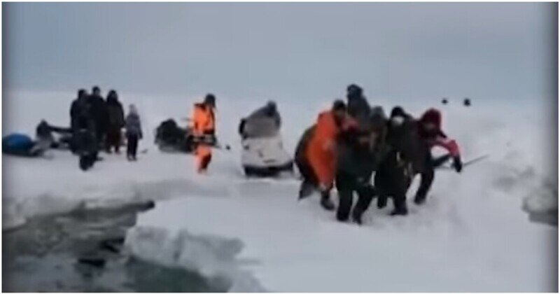 Сахалинские рыбаки оказались в ловушке на льдине