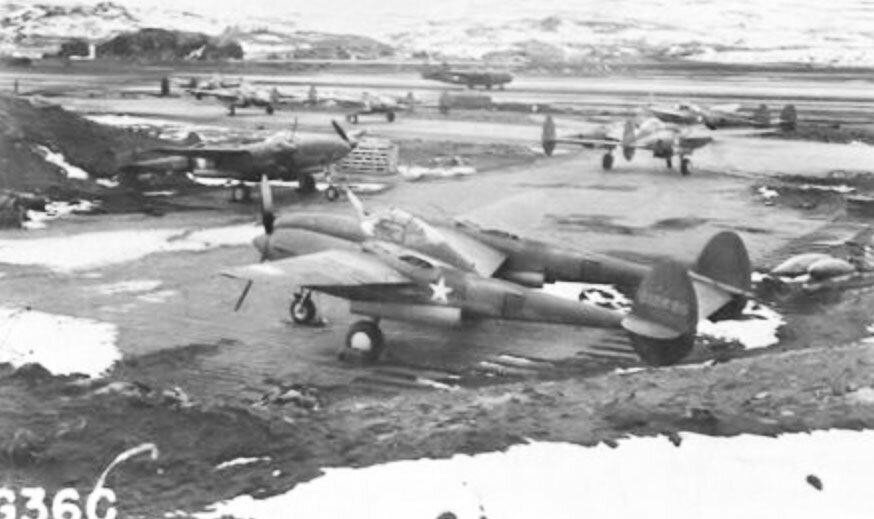 Эта эскадрилья пропала в Арктике в 1942 году. Спустя 46 лет под 75 метровой толщей льда, радары обнаружили первый истребитель