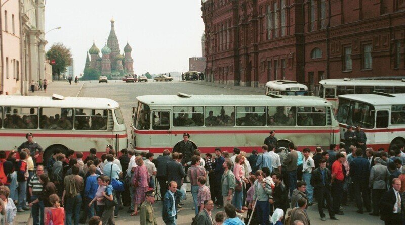 «С понедельника старые деньги недействительны. О Господи!»