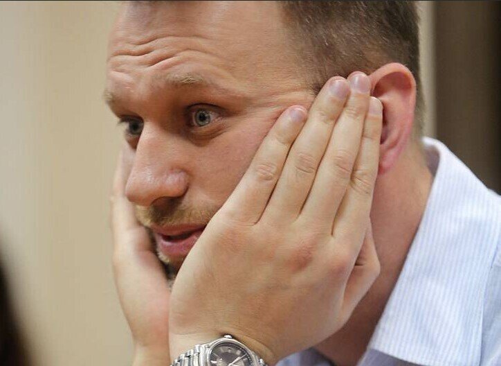 Соратник Навального Милов уехал из России из-за опасений ареста