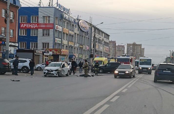 Авария дня.  "Гонщик" устроил ДТП в Омске