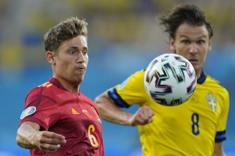 Сборная Испании сыграла вничью со шведами в матче чемпионата Европы по футболу