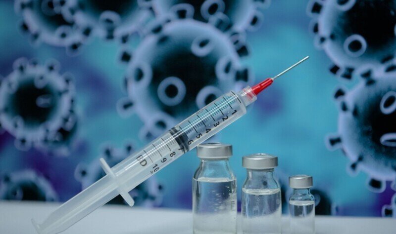 «Люди не знают, что на них ставят эксперименты»: В Лиге защиты пациентов раскритиковали вакцинацию