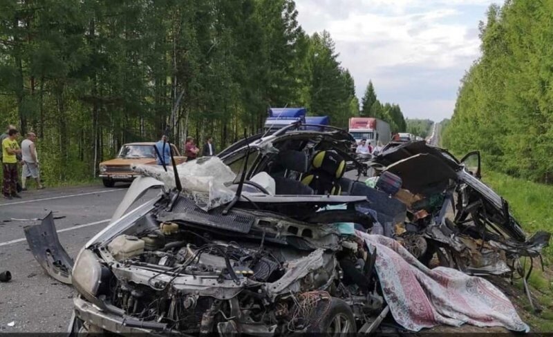 Авария дня. Отец и дочь погибли в ДТП в Иркутской области