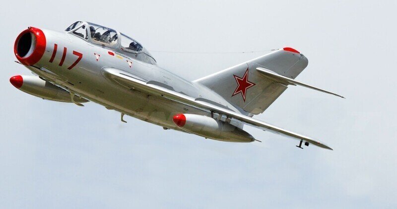 За советский самолет американцы давали миллион долларов. Кто угнал МиГ-15 и сколько на этом заработал?