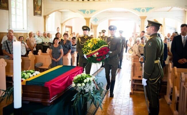 В Литве с почестями перезахоронили последнего «лесного брата»