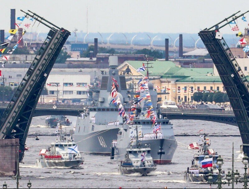 В День ВМФ Россия показала достоинства военно-морского флота