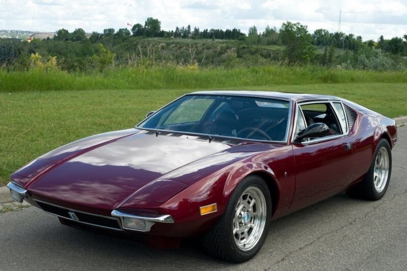 Классический спорткар De Tomaso Pantera 1972 года из Канады