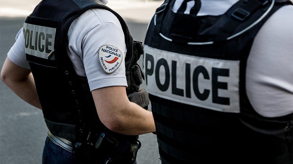 В предместье Парижа полиция открыла огонь на поражение: видео 