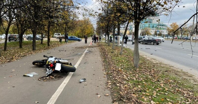 Авария дня. Момент смертельного ДТП с мотоциклистом в Твери