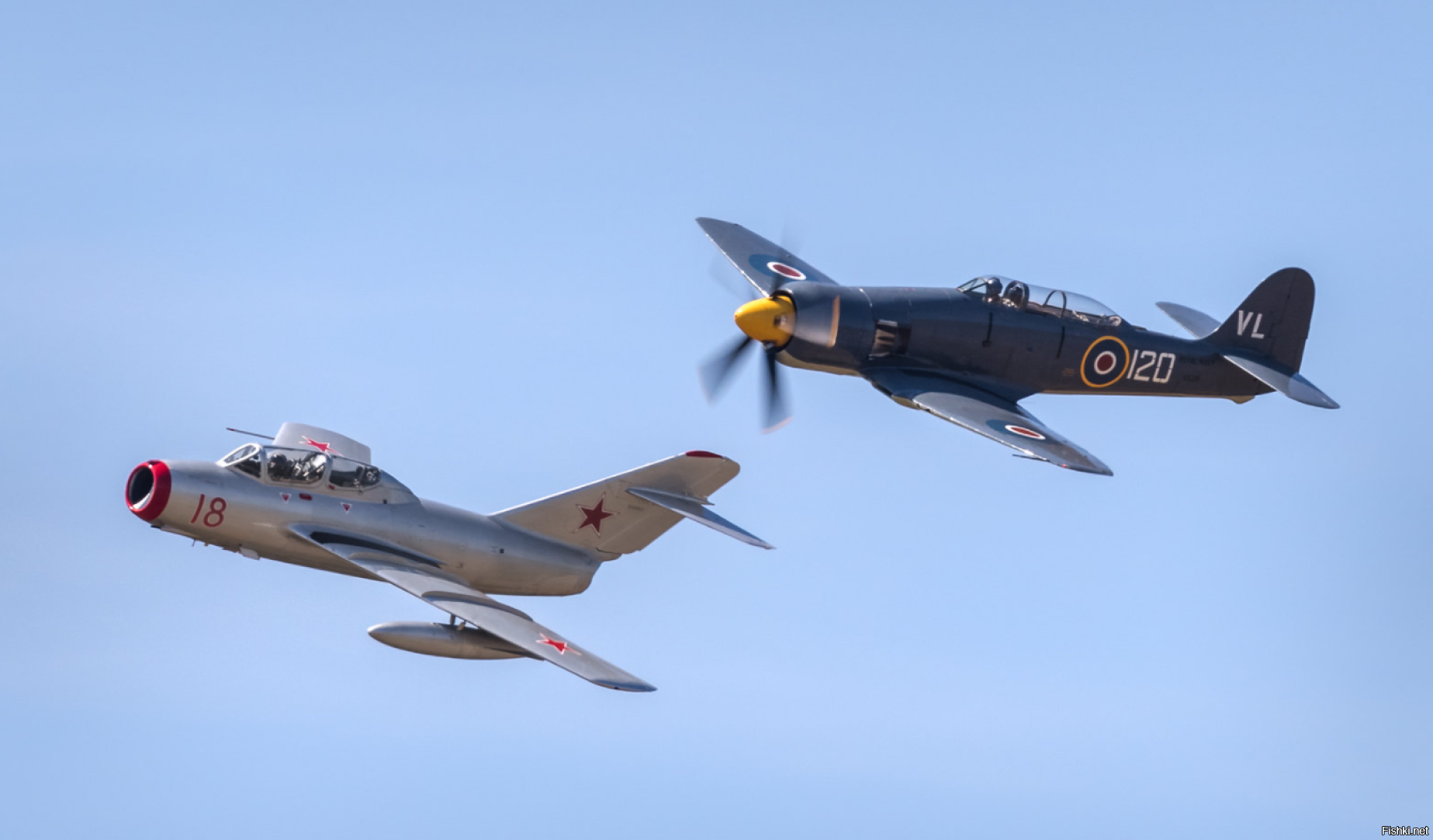 МИГ-15 и Hawker Sea Fury