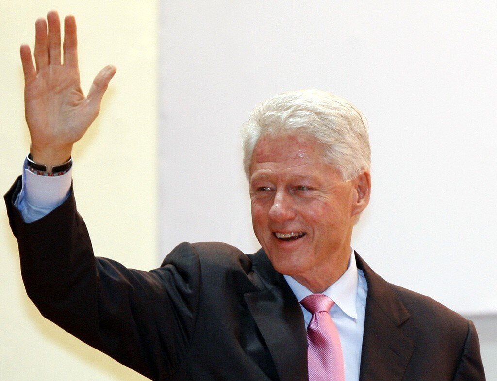 Билл Клинтон в больнице: медики борются за жизнь 75-летнего экс-президента США