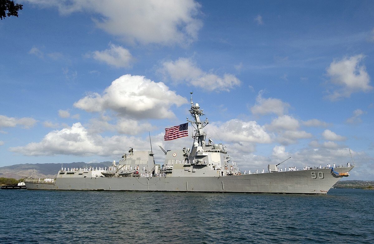 «Ржавая посудина» - британцы облаяли американский военный корабль