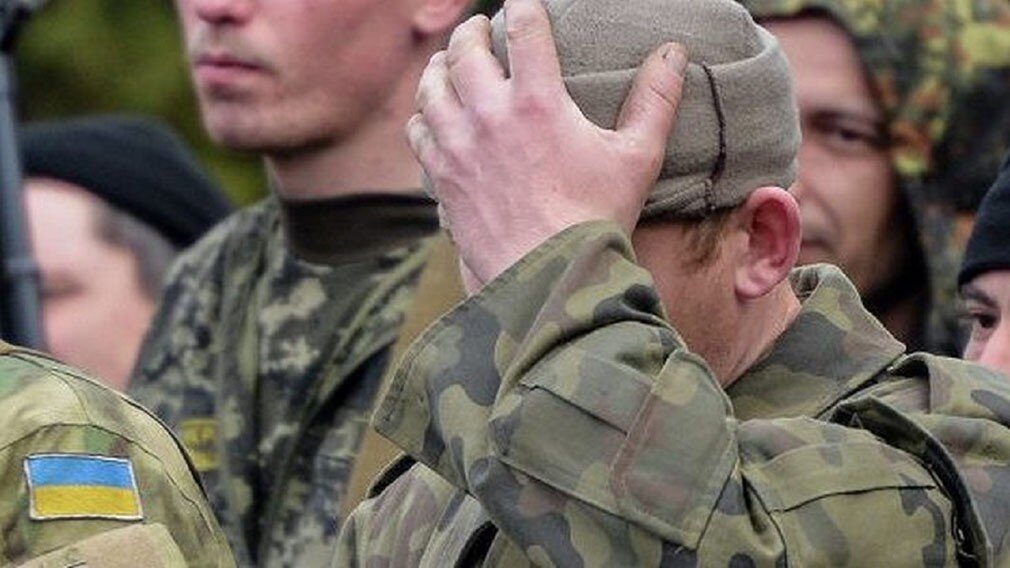 Массовое дезертирство ВСУ с оружием: нет зарплаты – пойдем на Киев