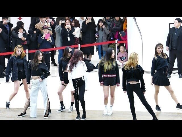 Корейские девчонки из группы DREAMCATCHER полностью выкладываются на промоуше...