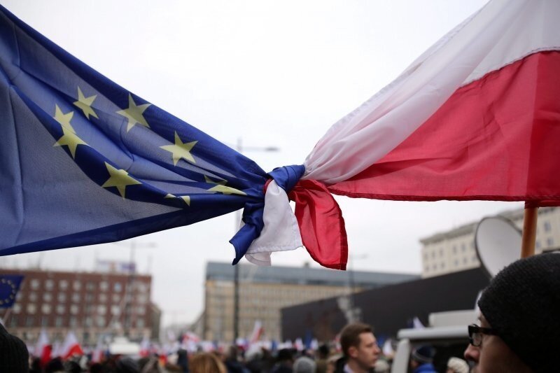 Почему Брюссель напоминает гопника в ситуации с Польшей