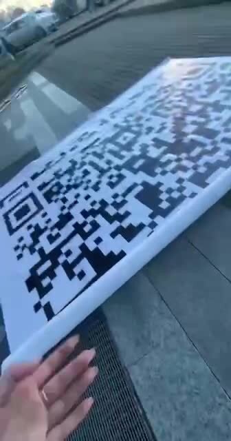 Как вам такой QR-код