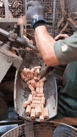 тем, кто сегодня откр(оет)ыл бутылочку вина