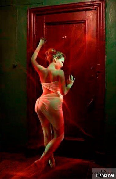 Соседка стучится ночью