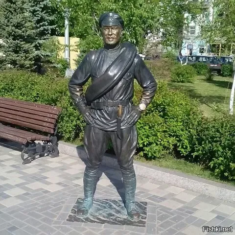 "Мёртвому, конечно, спокойней, да уж больно скучно