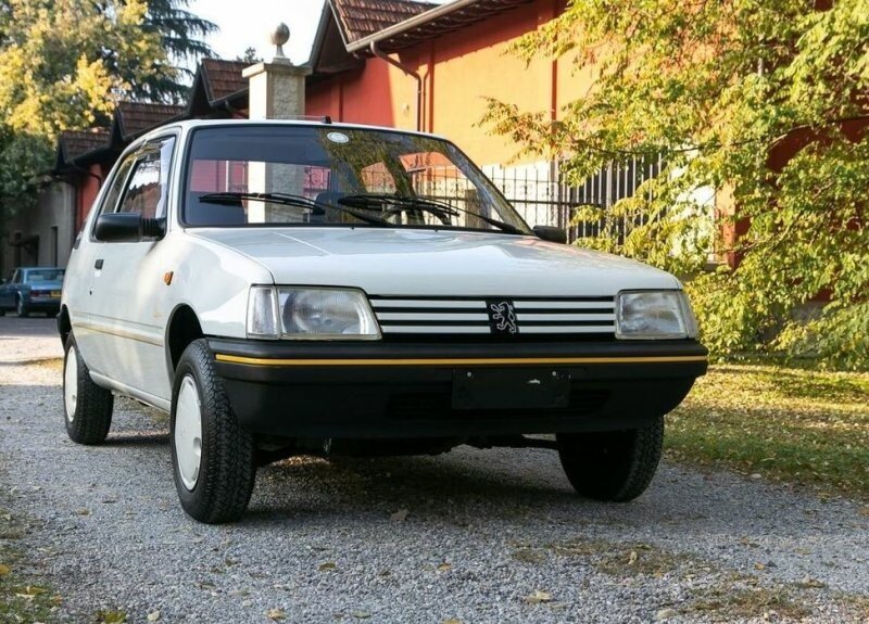 «Капсула времени» из Италии: За 31 год Peugeot 205 проехал 65 километров