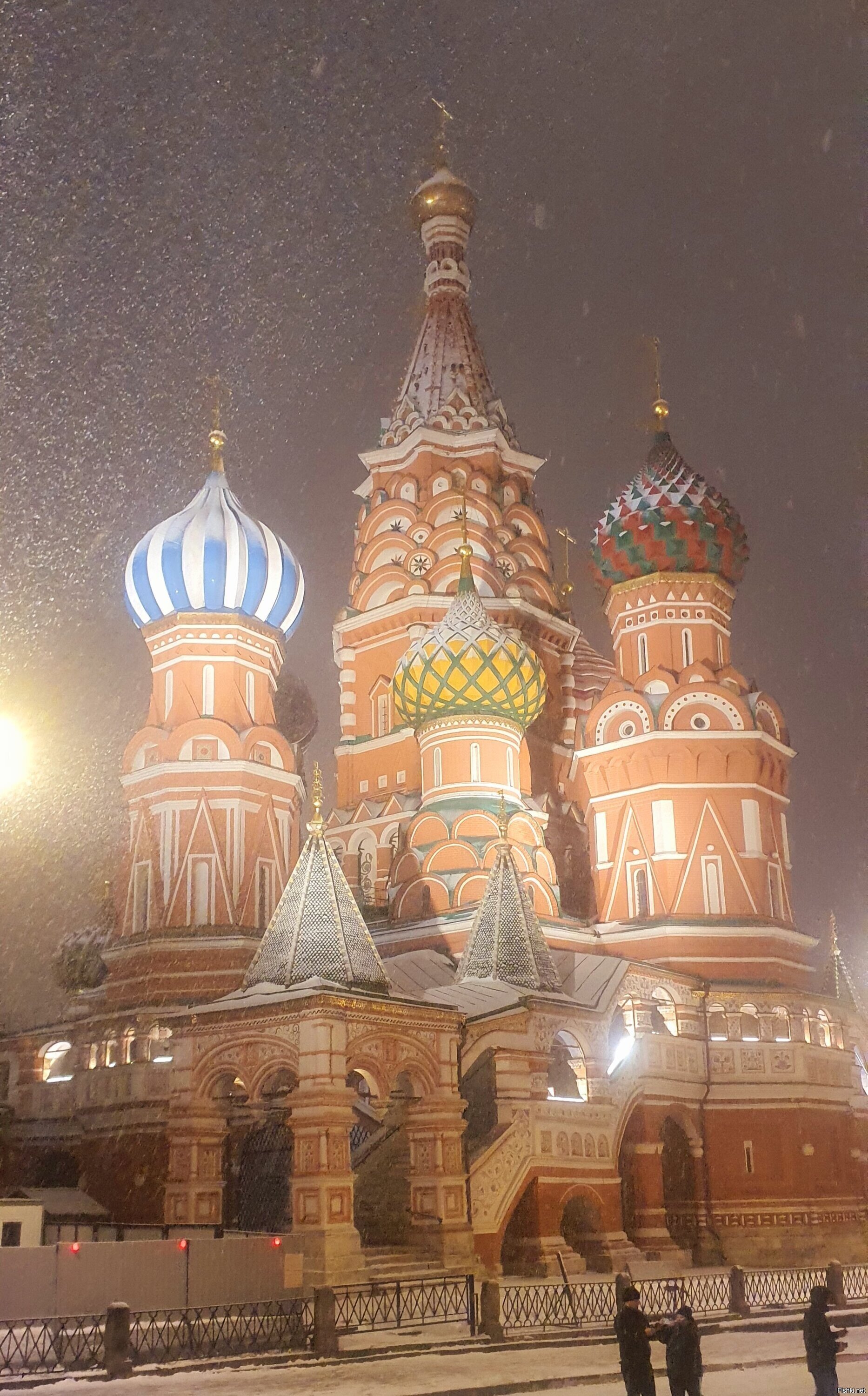 В простонародии 'собор Василия Блаженного' (там просто его могила , вот и при...