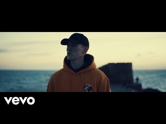 «Soon May the Wellerman Come» — народная песня новозеландских китобоев, также...