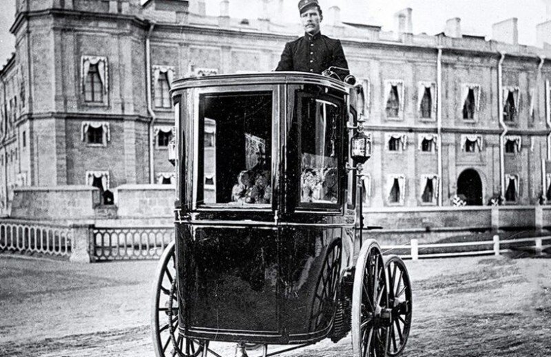 Каким был первый русский электромобиль. Электрокэб Романова