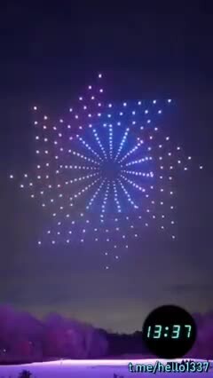 Шоу из 300 дронов