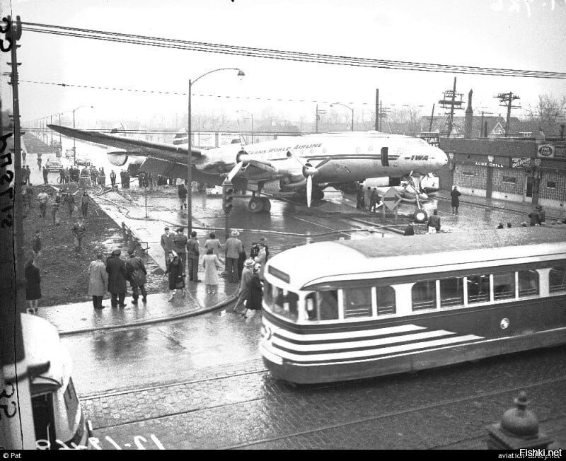 Lockheed L-049 на автомобильном шоссе, 18 декабря 1949 года