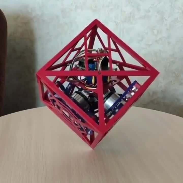 Смобалансирующийся куб