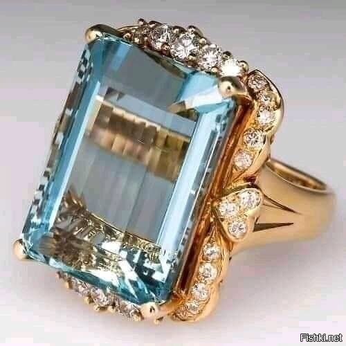 Кольцо с аквамарином и бриллиантами в 20-ти каратном золоте