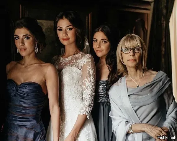 Вера Глаголева с дочерьми