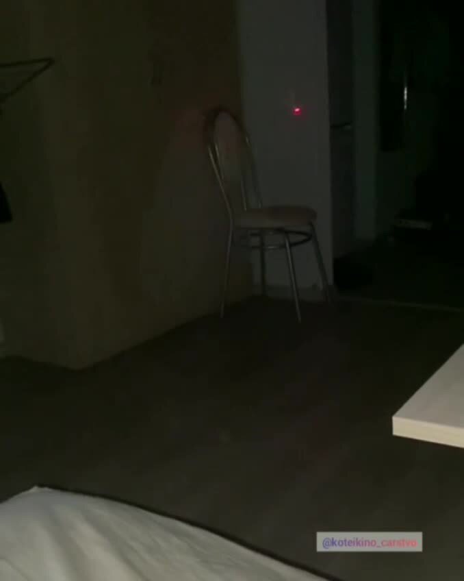 Свет включи)