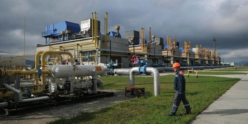 "Газпром" должен продавать больше газа через Украину )
