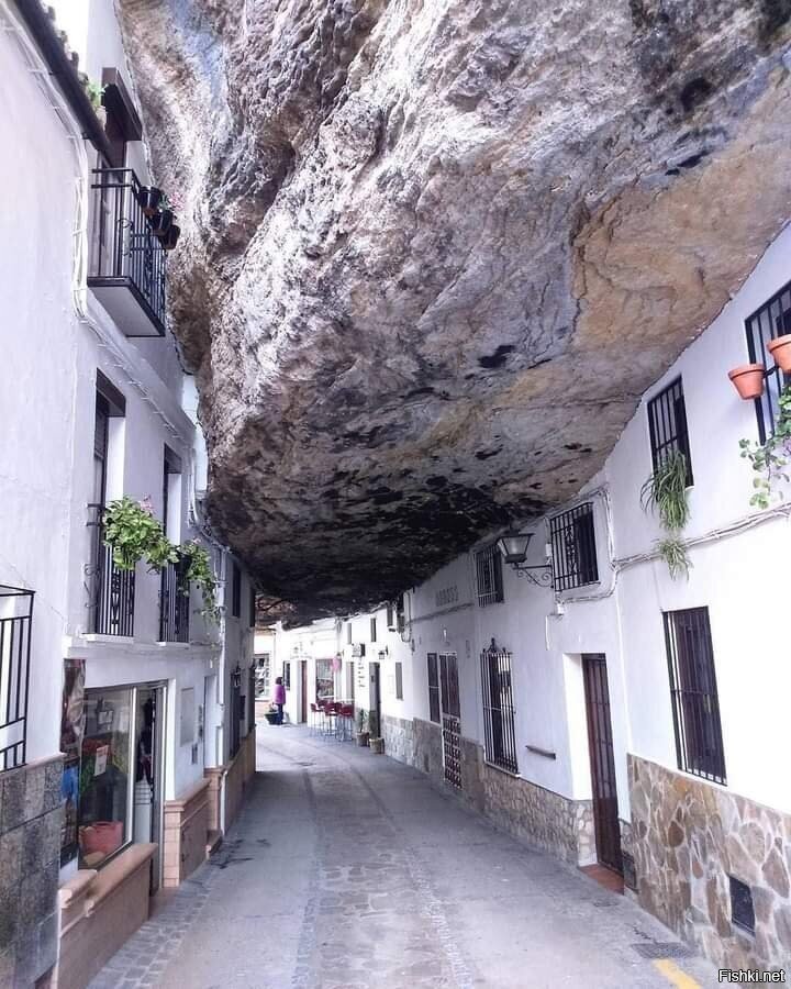 Сетениль-Де-Лас-Бодегас, Испания