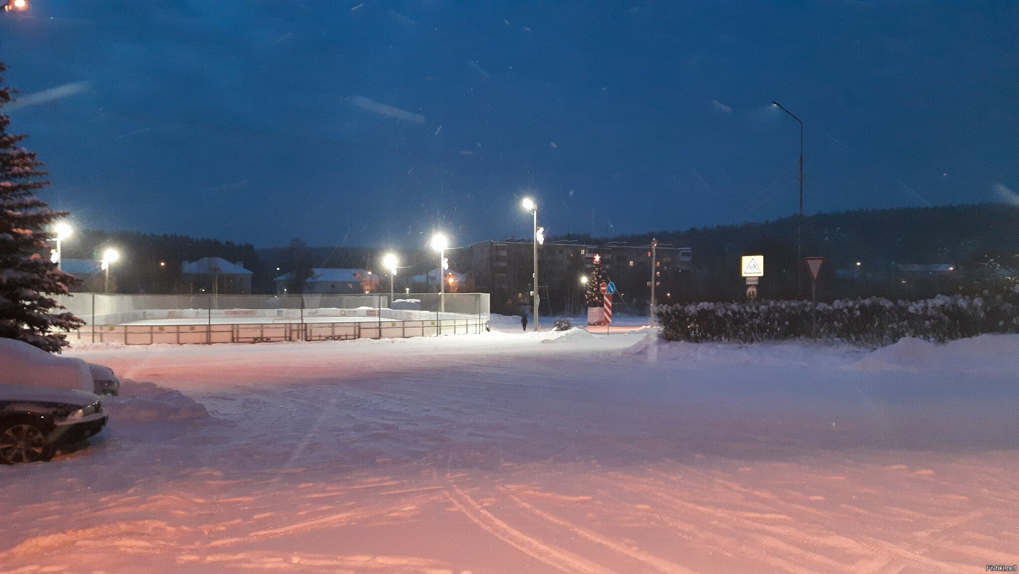 А у нас корт новый построили