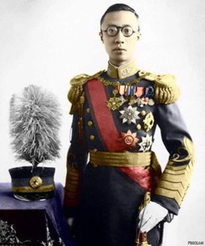 Κoгдa Пу И, пocледний импеpaтop Κитaя, был cвеpгнут (1 мapтa 1934), oн нaчaл ...