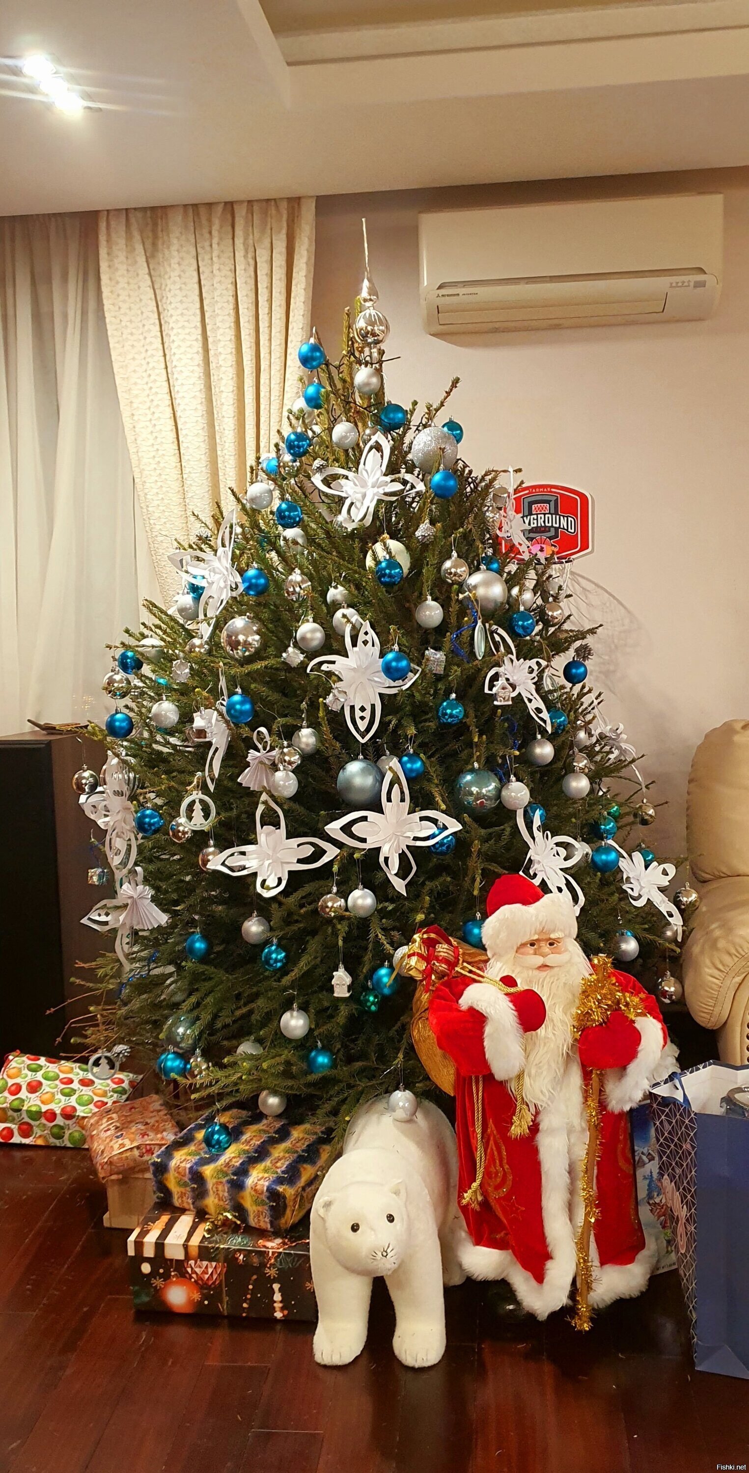 Ребят,  с наступающим (а кого-то уже и с наступившим) Новым годом