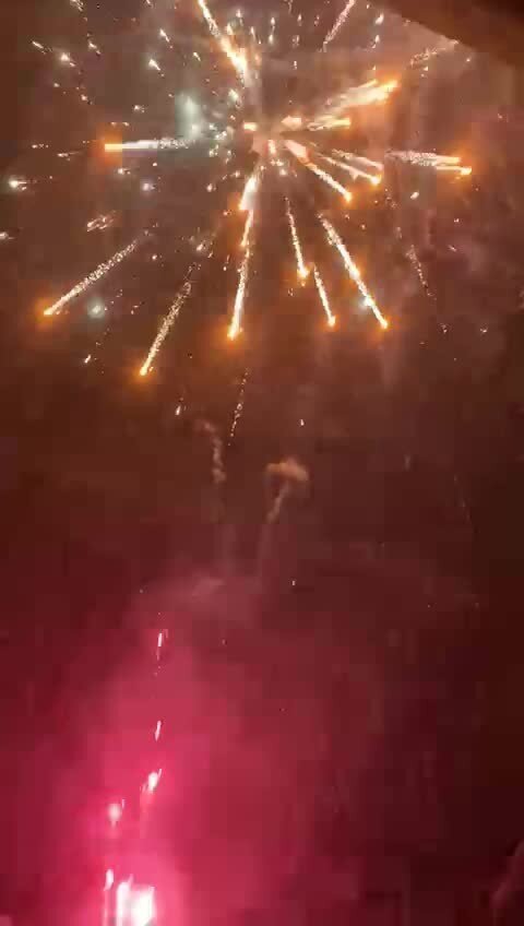 Новый салют в нашем дворе