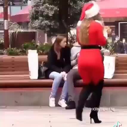 Девушка мороз 2022