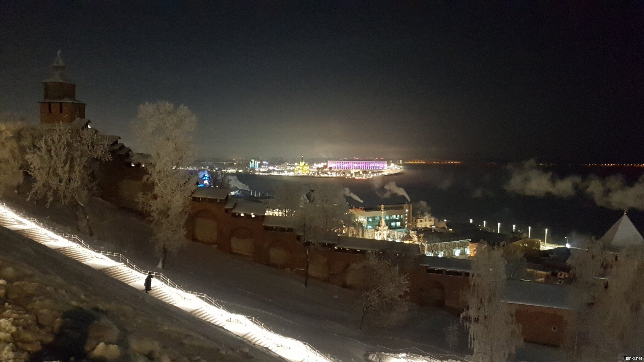 Сегодня в Нижнем мороз красоту навел