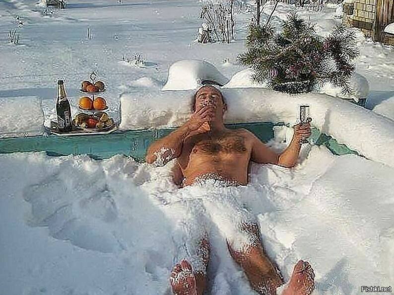 А кто-то продолжает праздновать