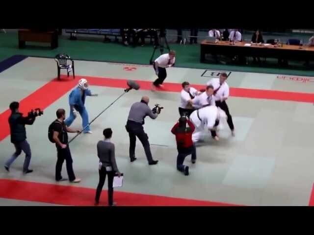 Судью надо слушаться