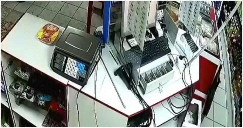 Мужчина попытался ограбить магазин с помощью дверной ручки