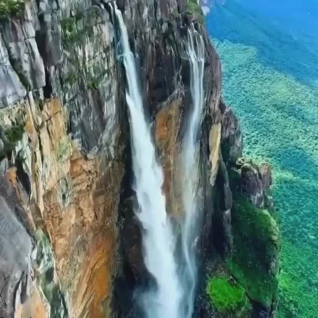 Водопад Анхель находится в национальном парке Канайма, Венесуэлла