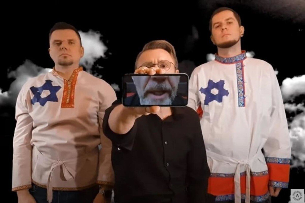 "Русским и собакам входа нет": Шнуров записал новую песню о русофобии в Европе